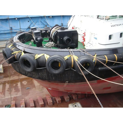 Fenders de remolcadores para proteger las embarcaciones acuáticas con una densidad excepcional 2.3-3.9 g/cm3 Dureza 70-85A