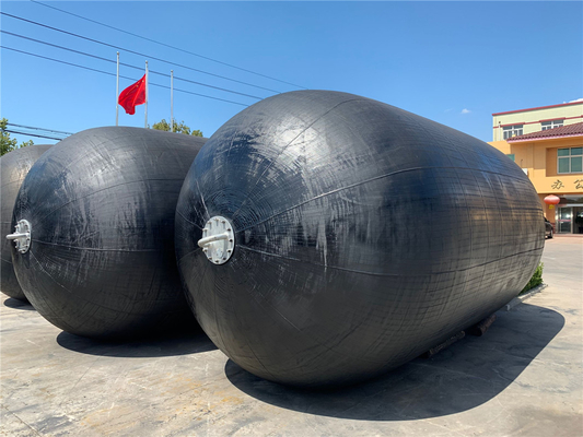 Fenders neumáticos de caucho Yokohama para protección de buques Diámetro de brida de galvanizado en caliente 0,5-4,5 m