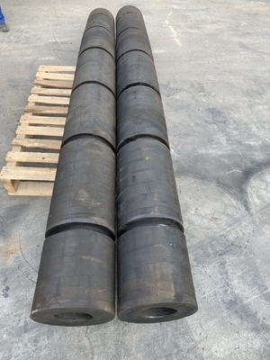 Fenders de remolcadores para proteger las embarcaciones acuáticas con una densidad excepcional 2.3-3.9 g/cm3 Dureza 70-85A
