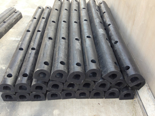 Fenders D negros sólidos para una protección duradera