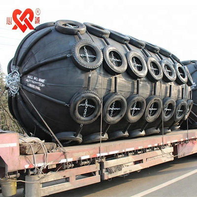 Los parachoques inflables Balck son perfectos para aplicaciones marinas.