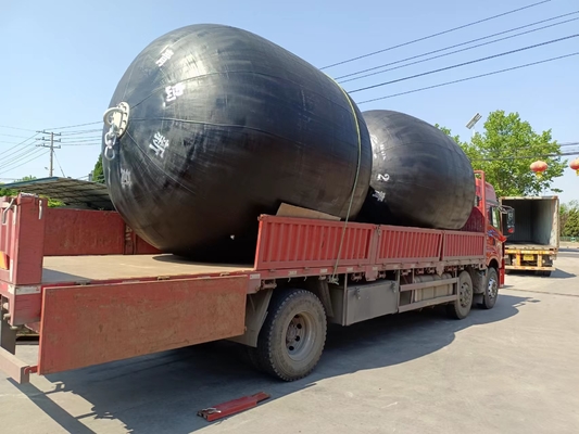 0.5-4.5m de diámetro Yokohama Marine Fender con baja fuerza de reacción y 2 años de garantía
