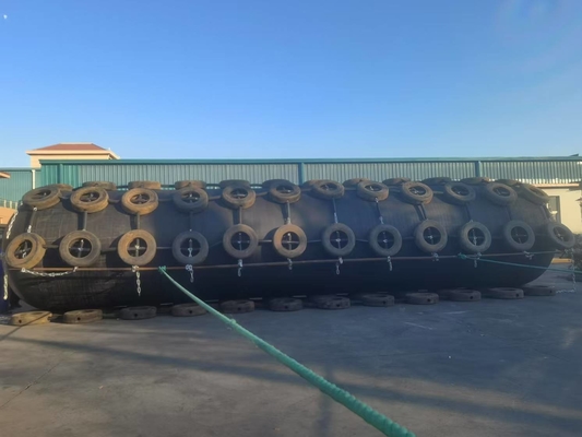 Rubro duradero negro Yokohama Marine Fender para protección de embarcaciones