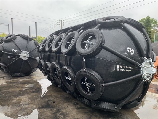 0Diámetro de.5-4.5m Yokohama Marine Fender en negro para requisitos marinos personalizados