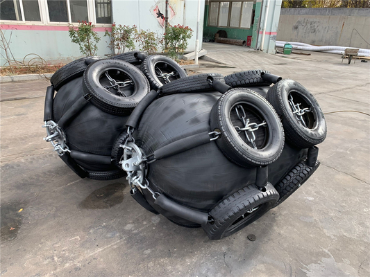 Fenders neumáticos de caucho Yokohama para protección de buques Diámetro de brida de galvanizado en caliente 0,5-4,5 m
