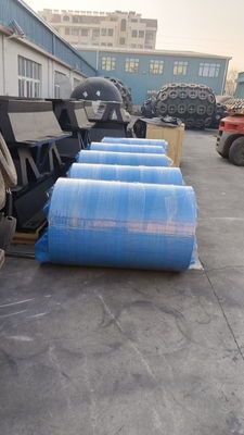 Fenders de caucho cilíndrico de alta absorción de energía con instalación atornillada Dureza 60-85HA