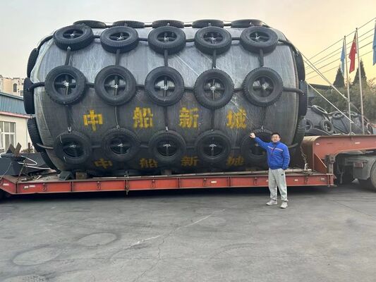 Defensas rellenas de espuma con período de 24 meses D3.0m X L5.0m Deflexión del 60 por ciento Solución duradera de protección para muelles marinos